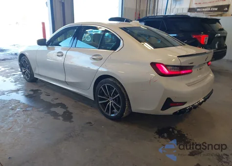 2022 BMW 330I xDrive z USA, uszkodzony, nr VIN 3MW5R7J01N8C57424